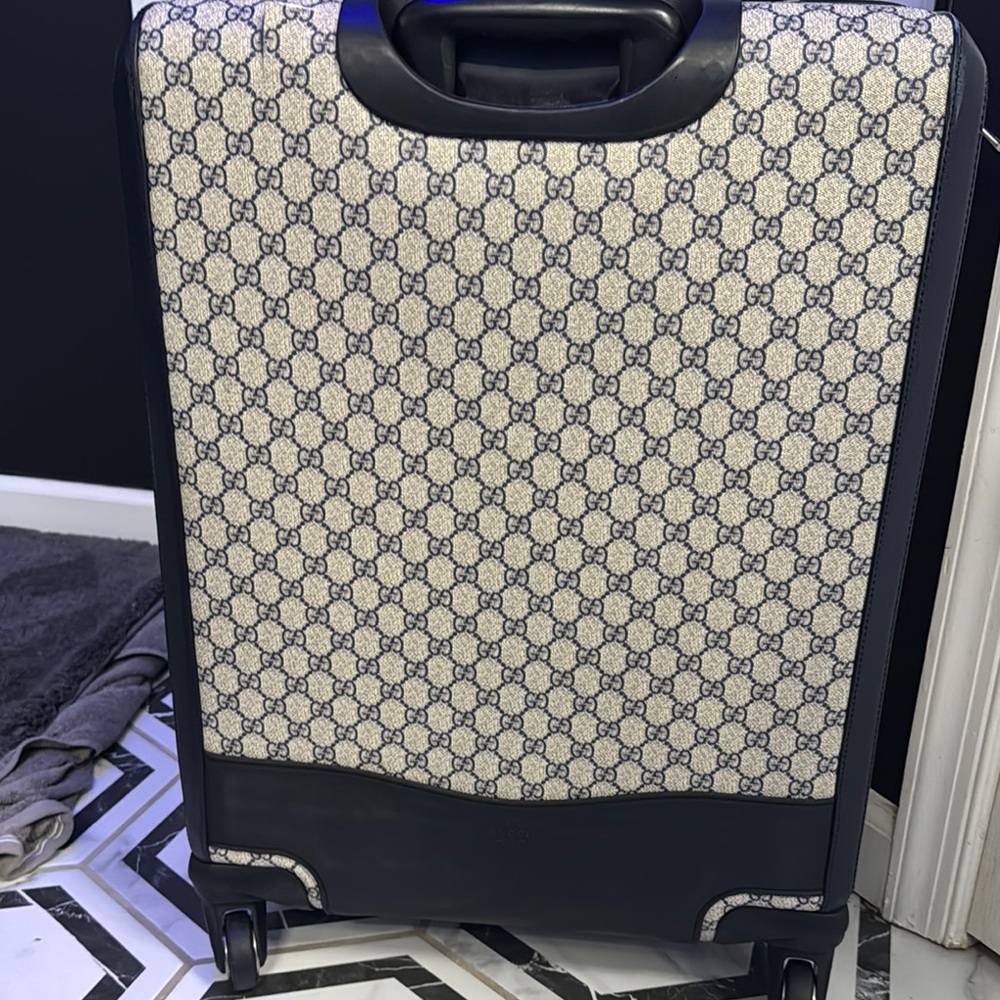 Gucci Cream and Black Travel Bag. Iconic Design. Only travel box. No handbag - Picture 3 of 7